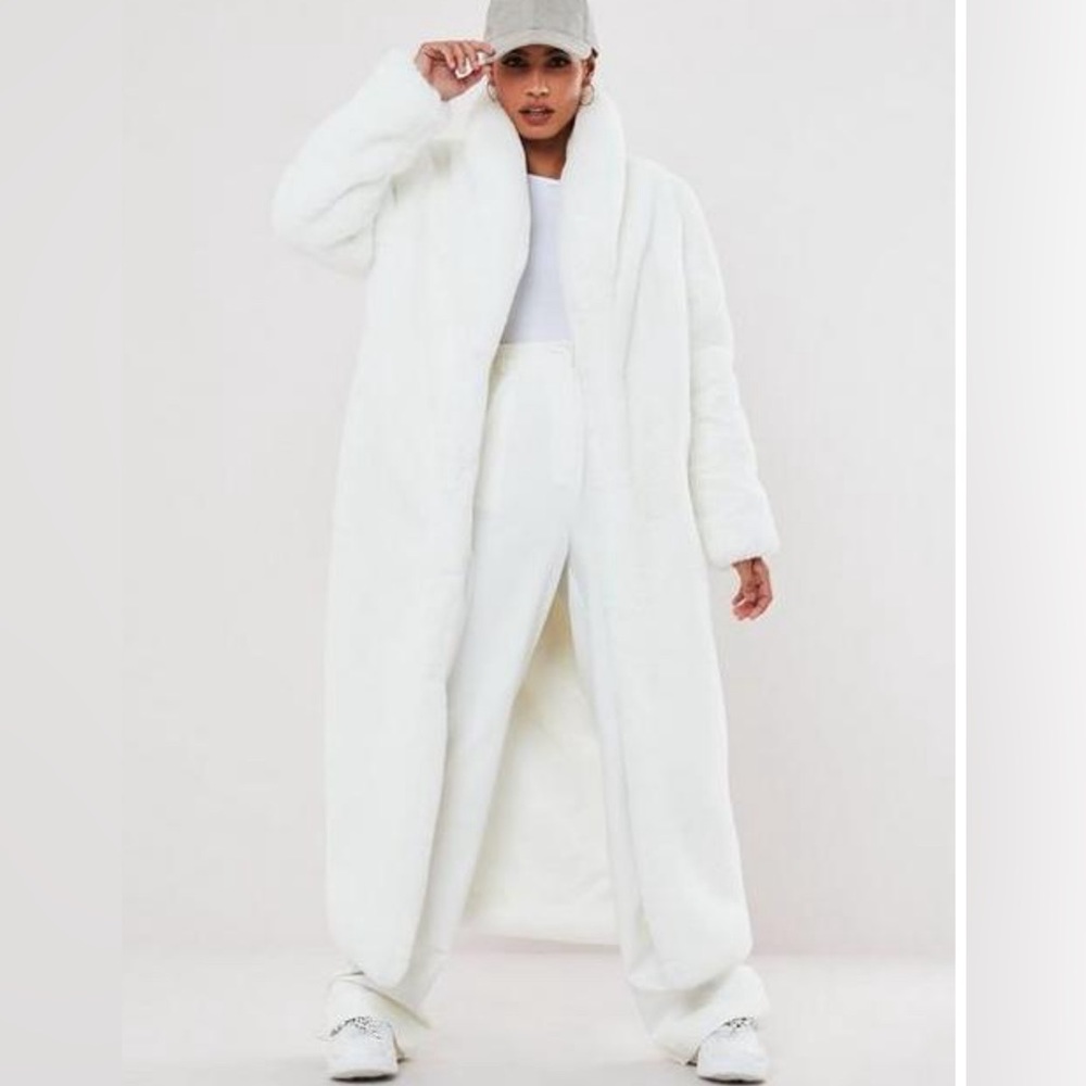 MISSGUIDED WHITE LONG FAUX FUR WINTER JACKET COAT